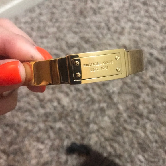 Authentic Michael Kors bangle bracelet nwot - Picture 2 of 3